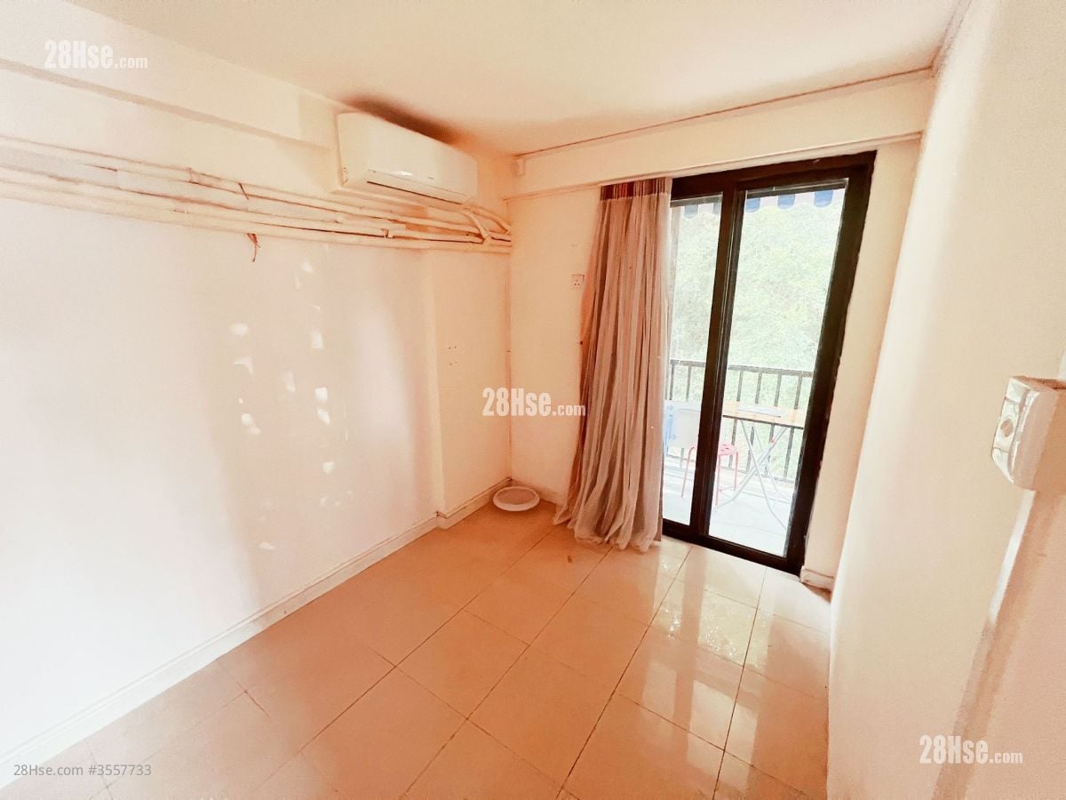 新田村 租盘 5+ 房 , 2 浴室 700 平方尺