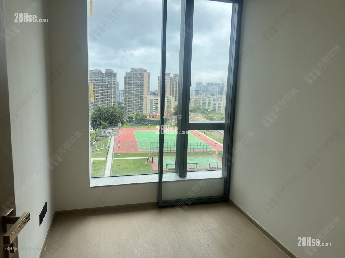 In One Rental 3 Bedrooms , 3 Bathrooms 941 ft²