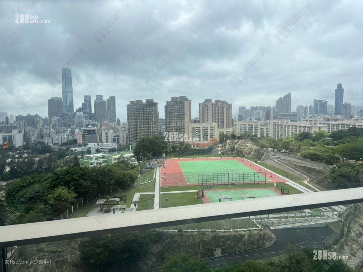 In One Rental 3 Bedrooms , 3 Bathrooms 941 ft²