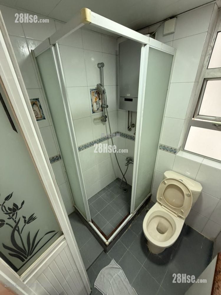 Nan Fung Sun Chuen Rental 2 Bedrooms , 1 Bathroom 391 ft²