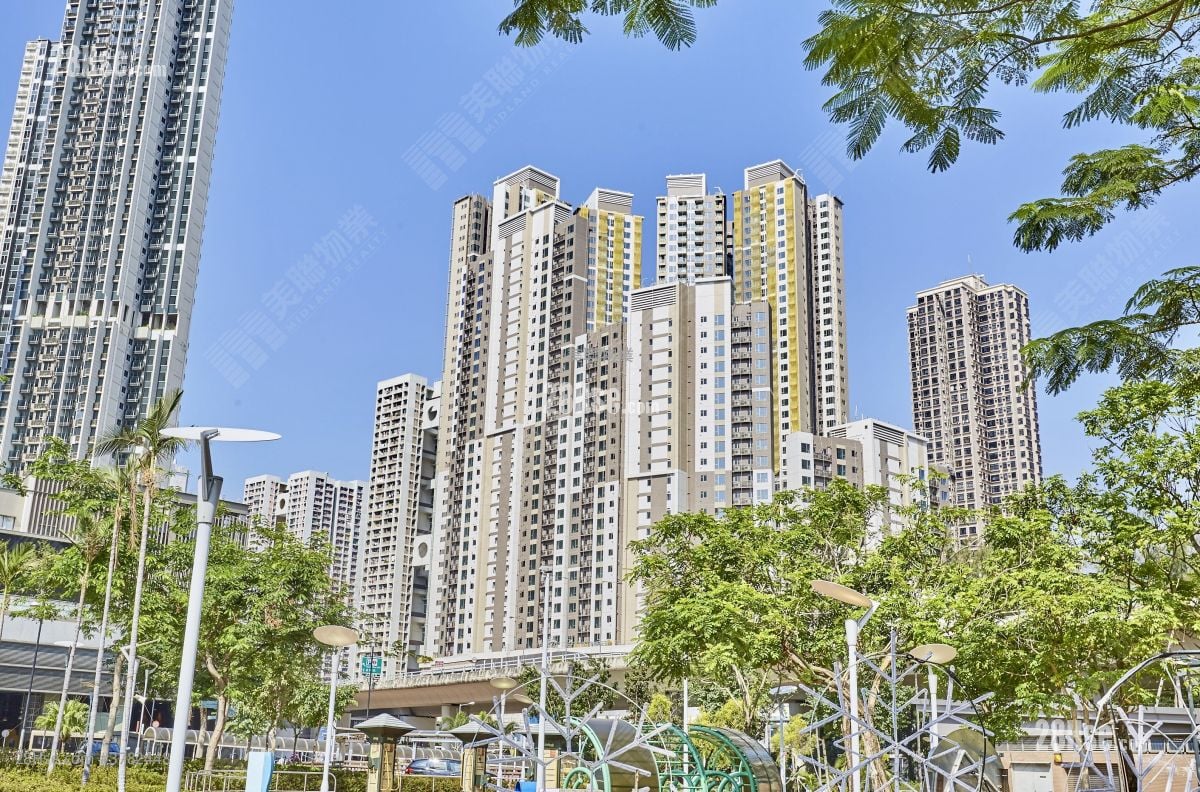 Parc City Sell 3 Bedrooms , 2 Bathrooms 838 ft²