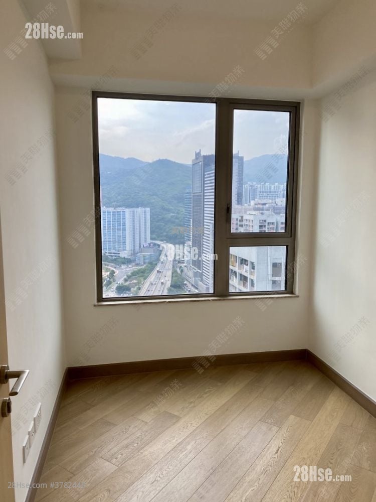 Parc City Sell 3 Bedrooms , 2 Bathrooms 838 ft²