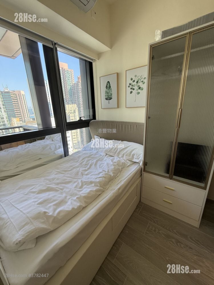 The Queens Rental 1 Bedroom , 1 Bathroom 266 ft²