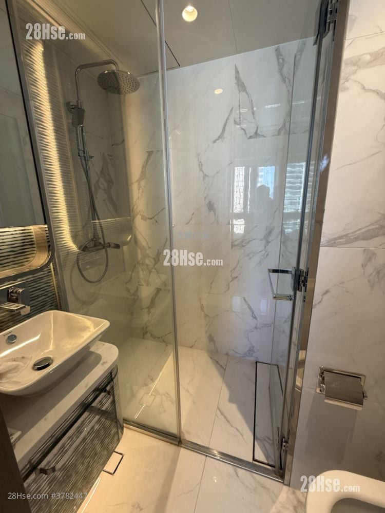 The Queens Rental 1 Bedroom , 1 Bathroom 266 ft²