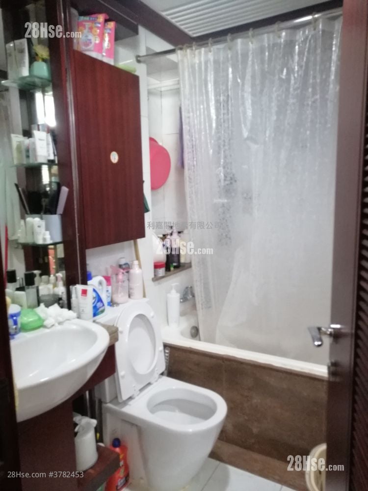 Aquamarine Sell 2 Bedrooms , 1 Bathroom 496 ft²