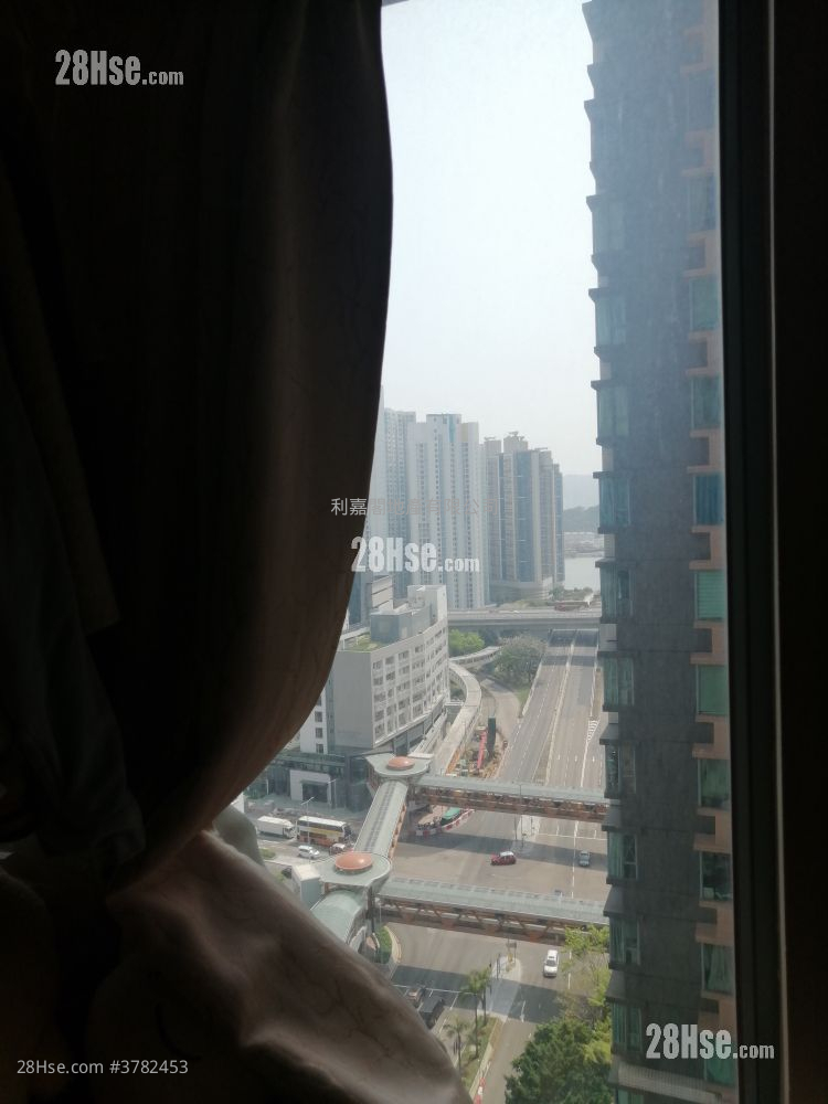 Aquamarine Sell 2 Bedrooms , 1 Bathroom 496 ft²