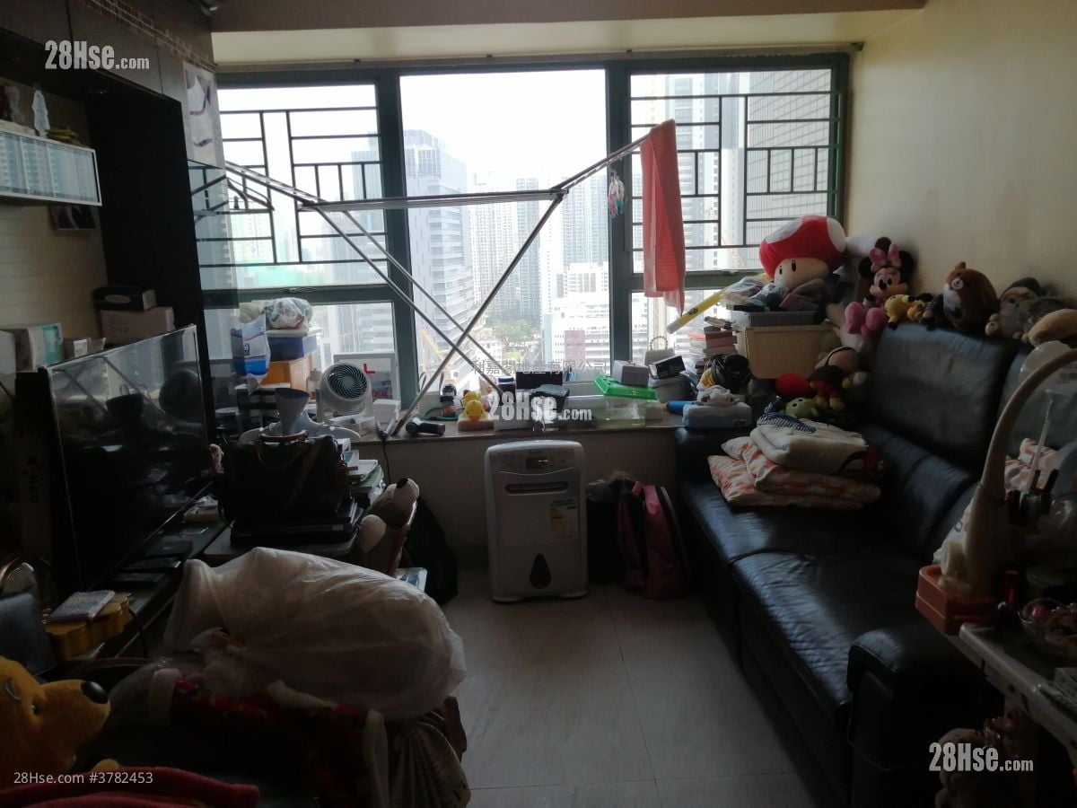 Aquamarine Sell 2 Bedrooms , 1 Bathroom 496 ft²