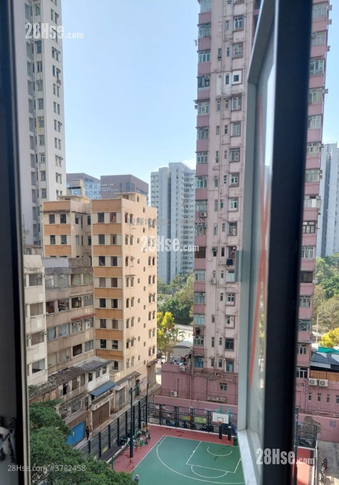 Season Mansion Sell 2 Bedrooms , 1 Bathroom 271 ft²