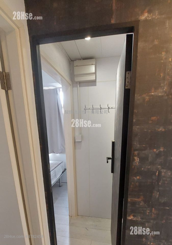 Season Mansion Sell 2 Bedrooms , 1 Bathroom 271 ft²