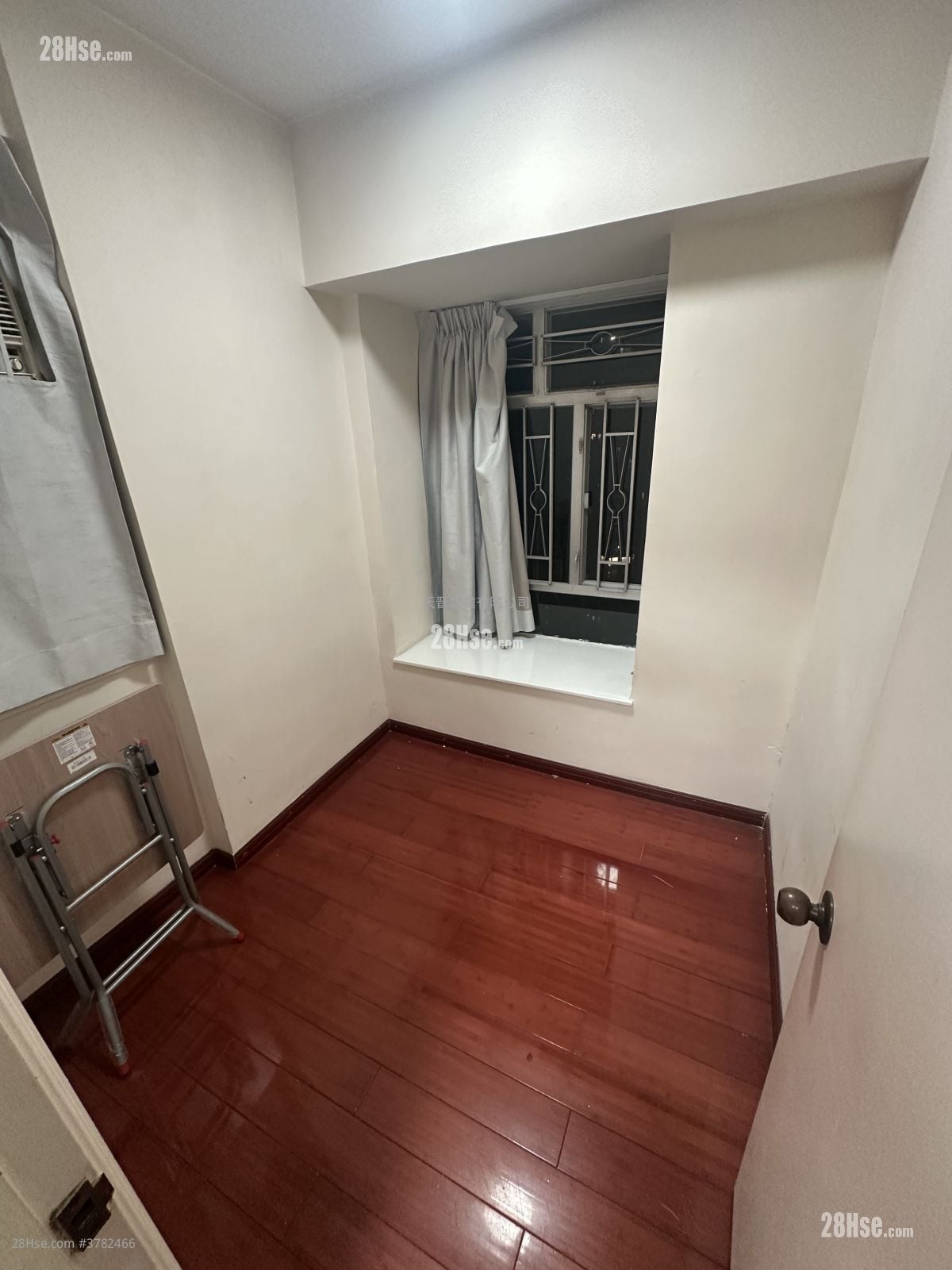 Fortuna Building Sell 2 Bedrooms , 1 Bathroom 258 ft²