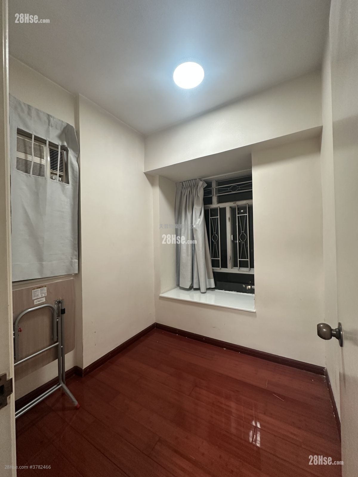 Fortuna Building Sell 2 Bedrooms , 1 Bathroom 258 ft²