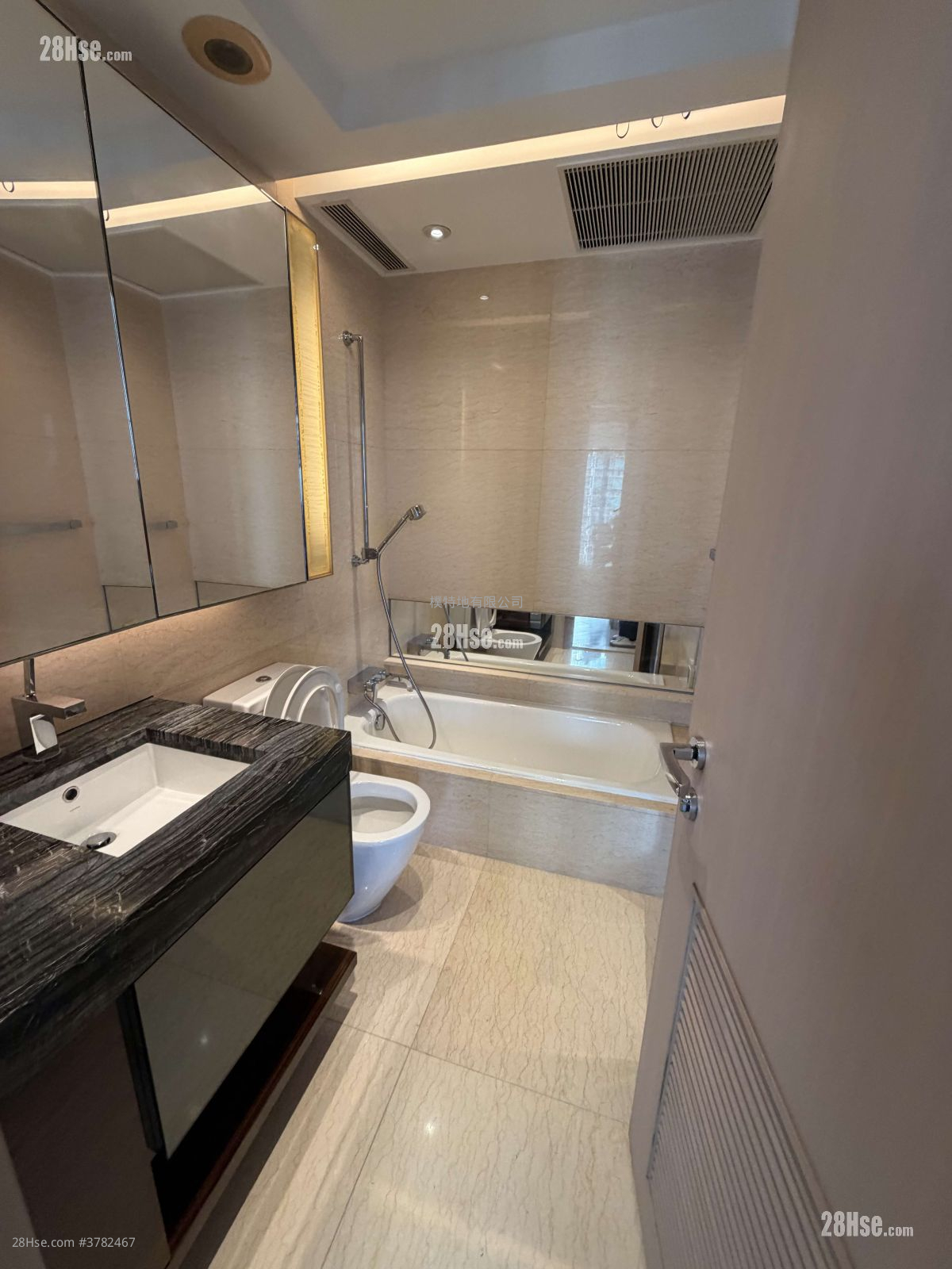 The Cullinan Rental 2 Bedrooms , 2 Bathrooms 640 ft²