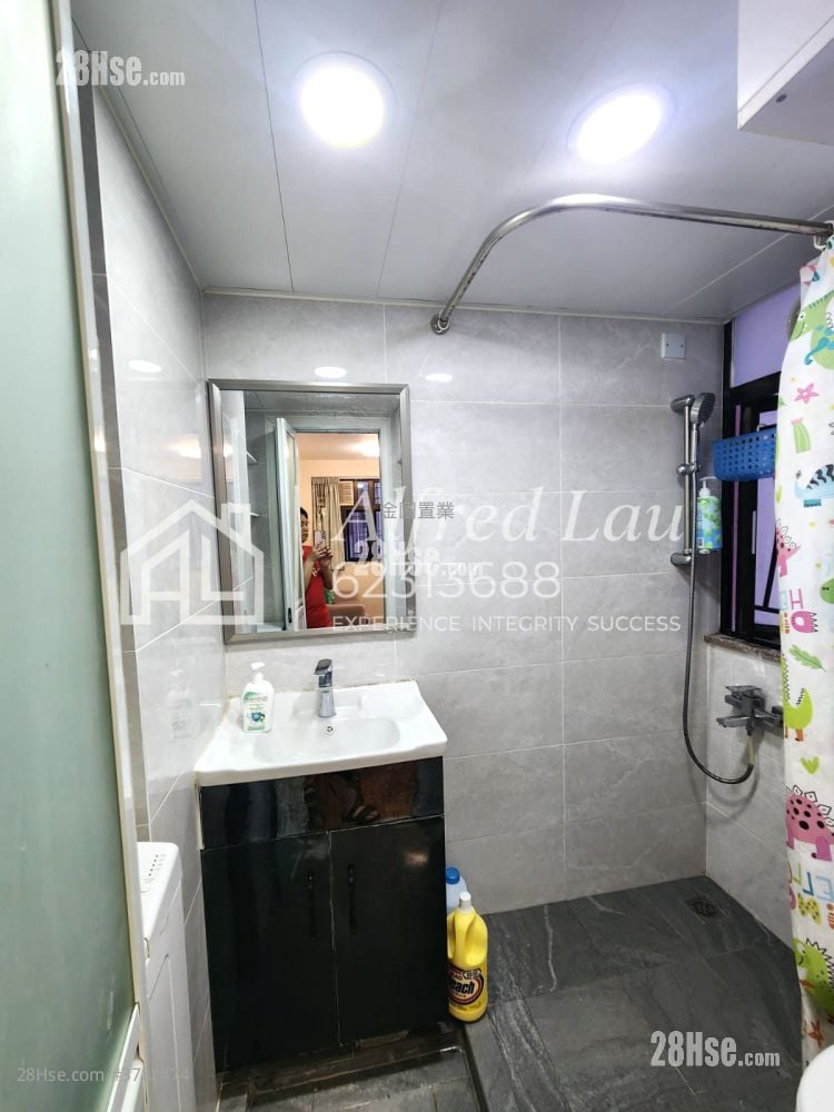 Wai Ching Court Rental 2 Bedrooms , 1 Bathroom 306 ft²