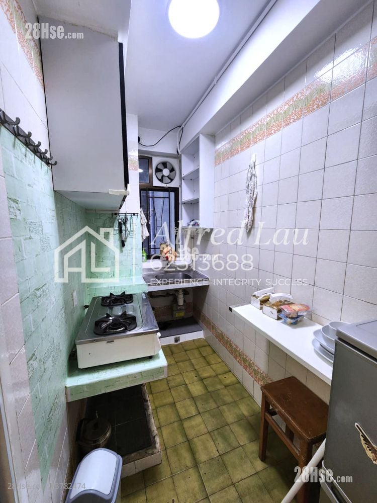 Wai Ching Court Rental 2 Bedrooms , 1 Bathroom 306 ft²