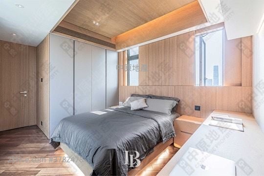 Ultima Sell 2,029 ft²