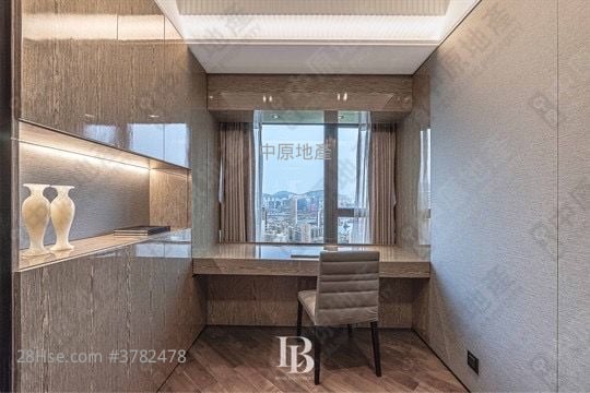 Ultima Sell 2,029 ft²