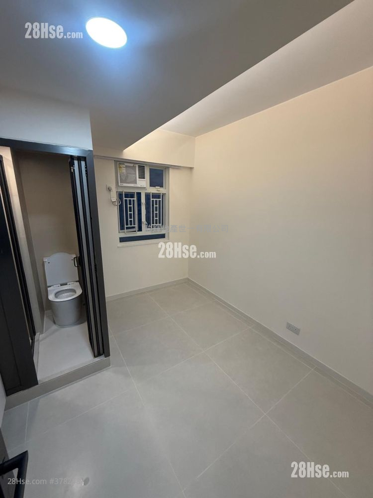 Granville Building Rental 150 ft²