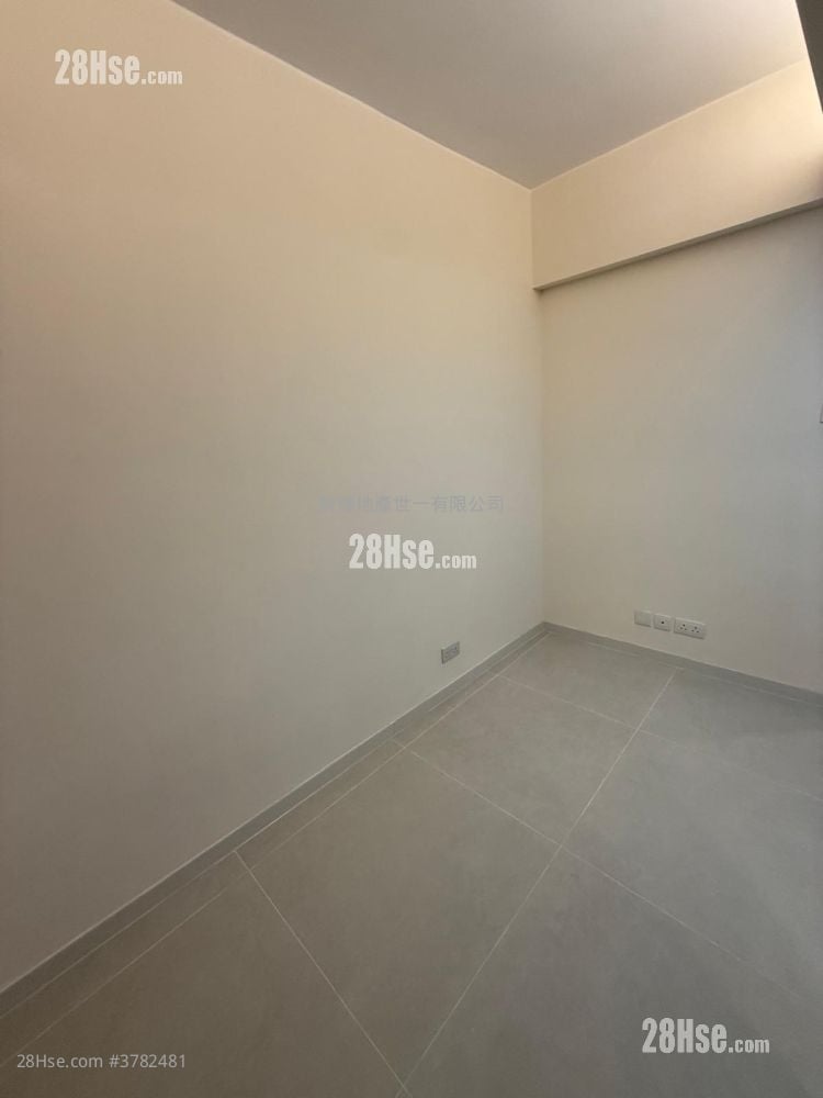 Granville Building Rental 150 ft²