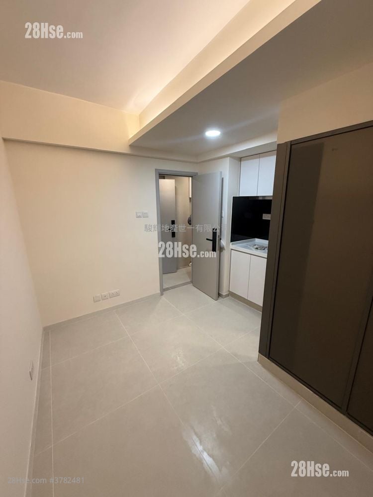 Granville Building Rental 150 ft²