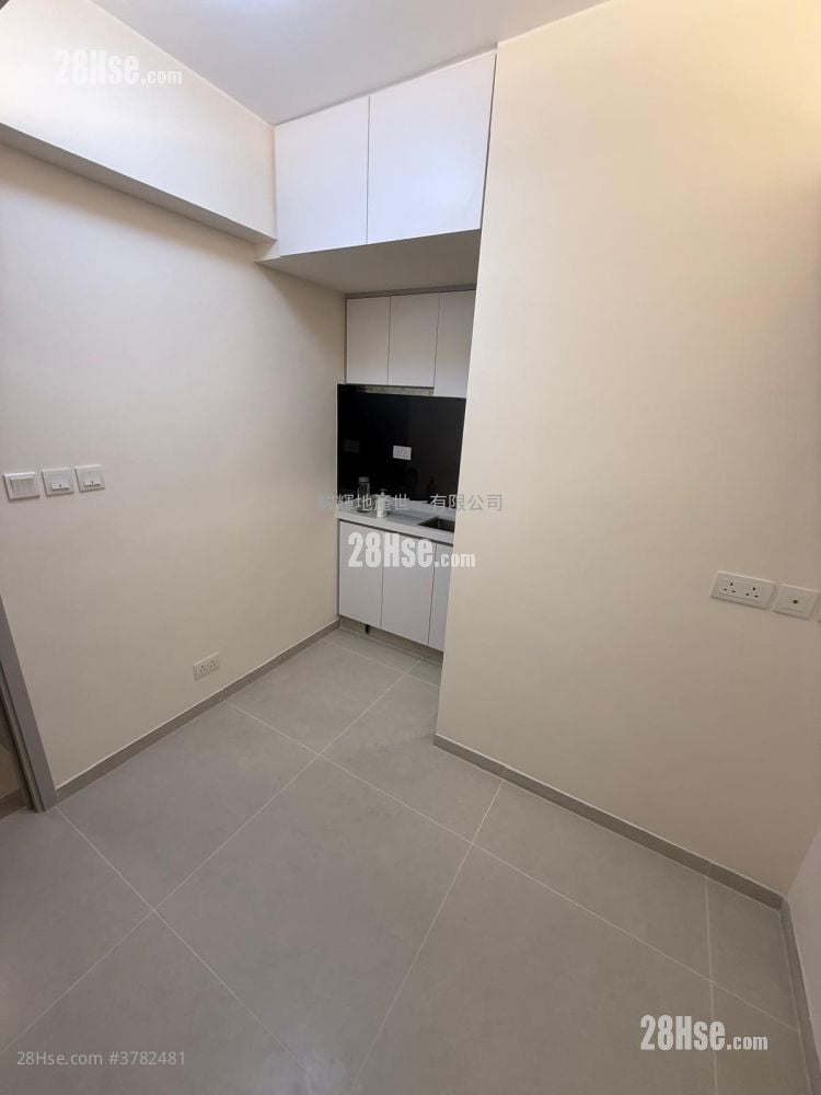 Granville Building Rental 150 ft²