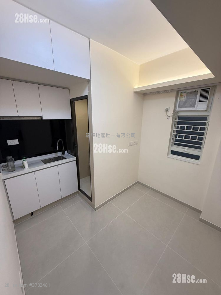 Granville Building Rental 150 ft²