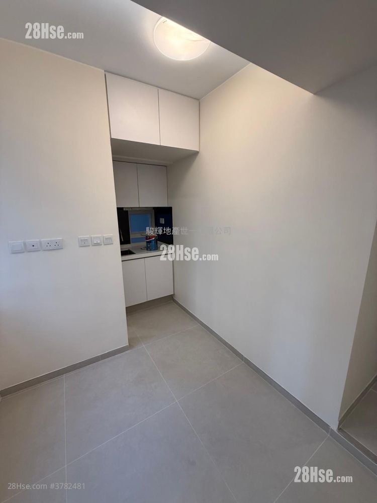 Granville Building Rental 150 ft²