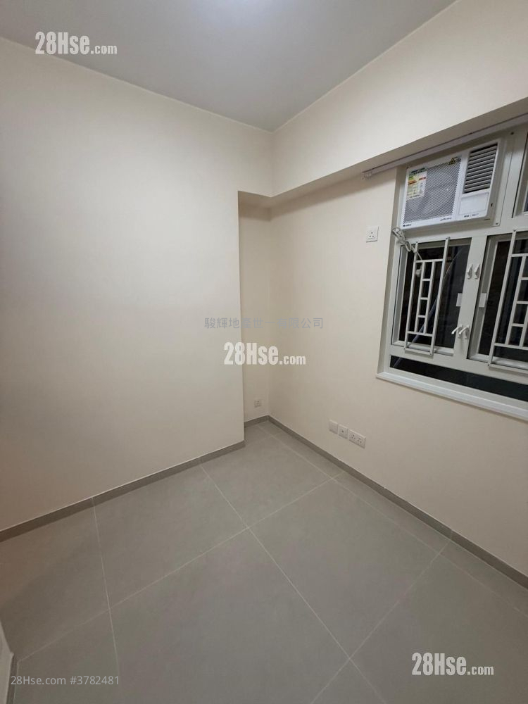 Granville Building Rental 150 ft²