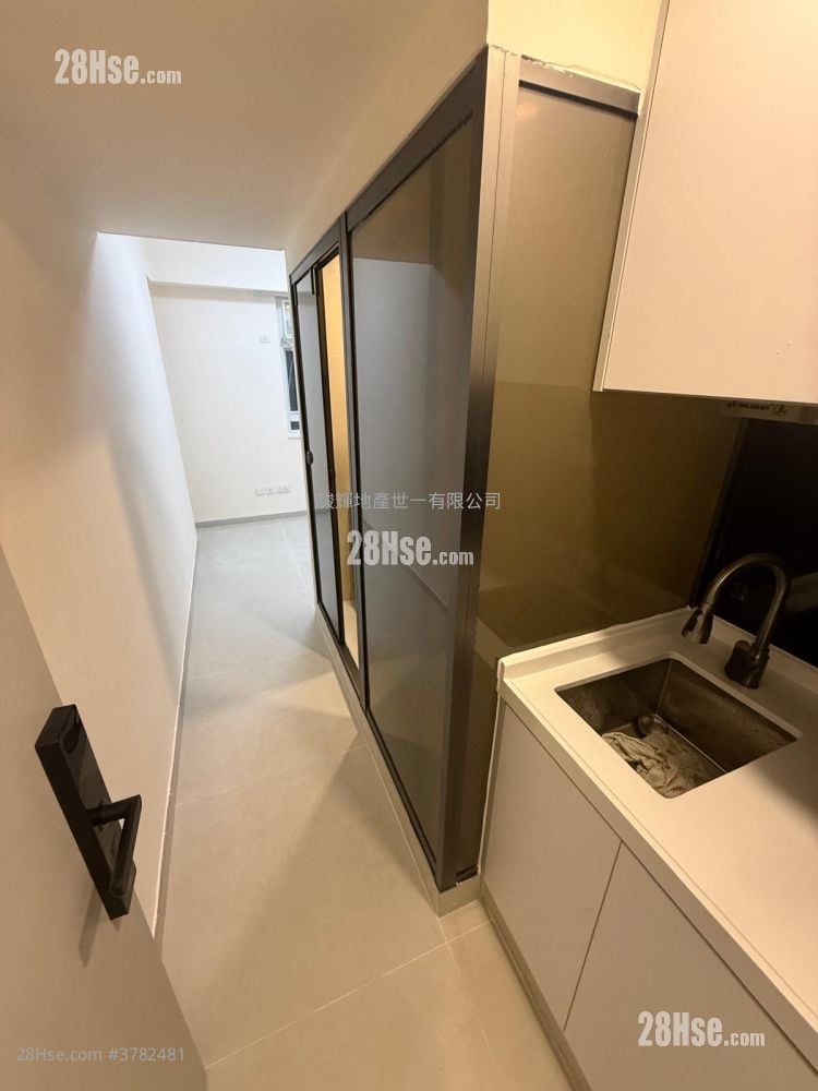 Granville Building Rental 150 ft²