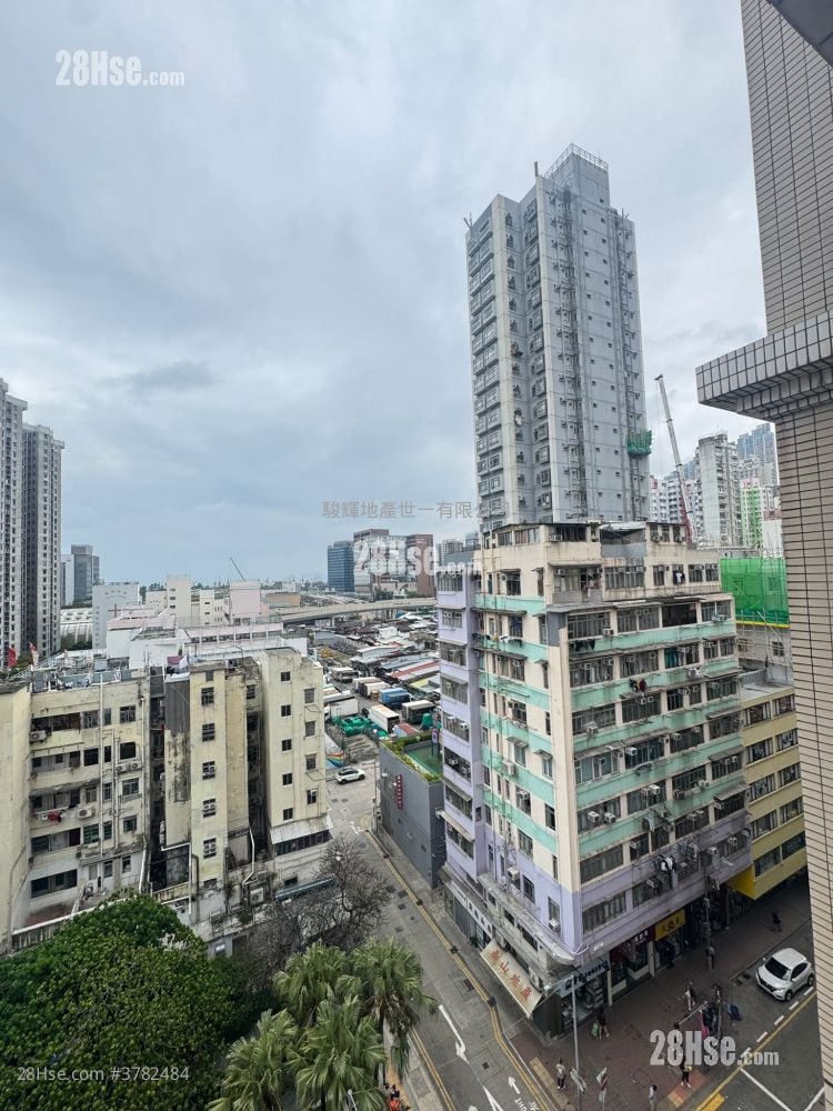 Yau On Court Sell 2 Bedrooms , 1 Bathroom 318 ft²