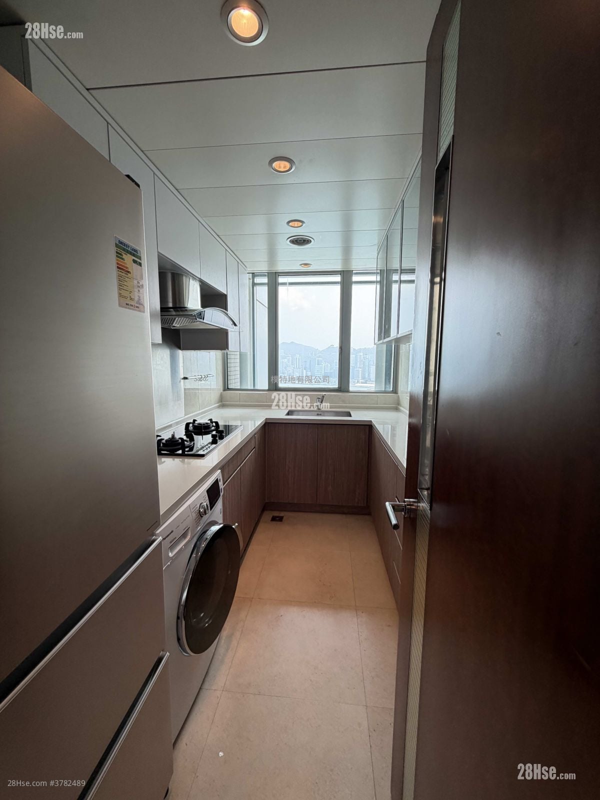 君临天下 租盘 3 房 , 2 浴室 1,076 平方尺