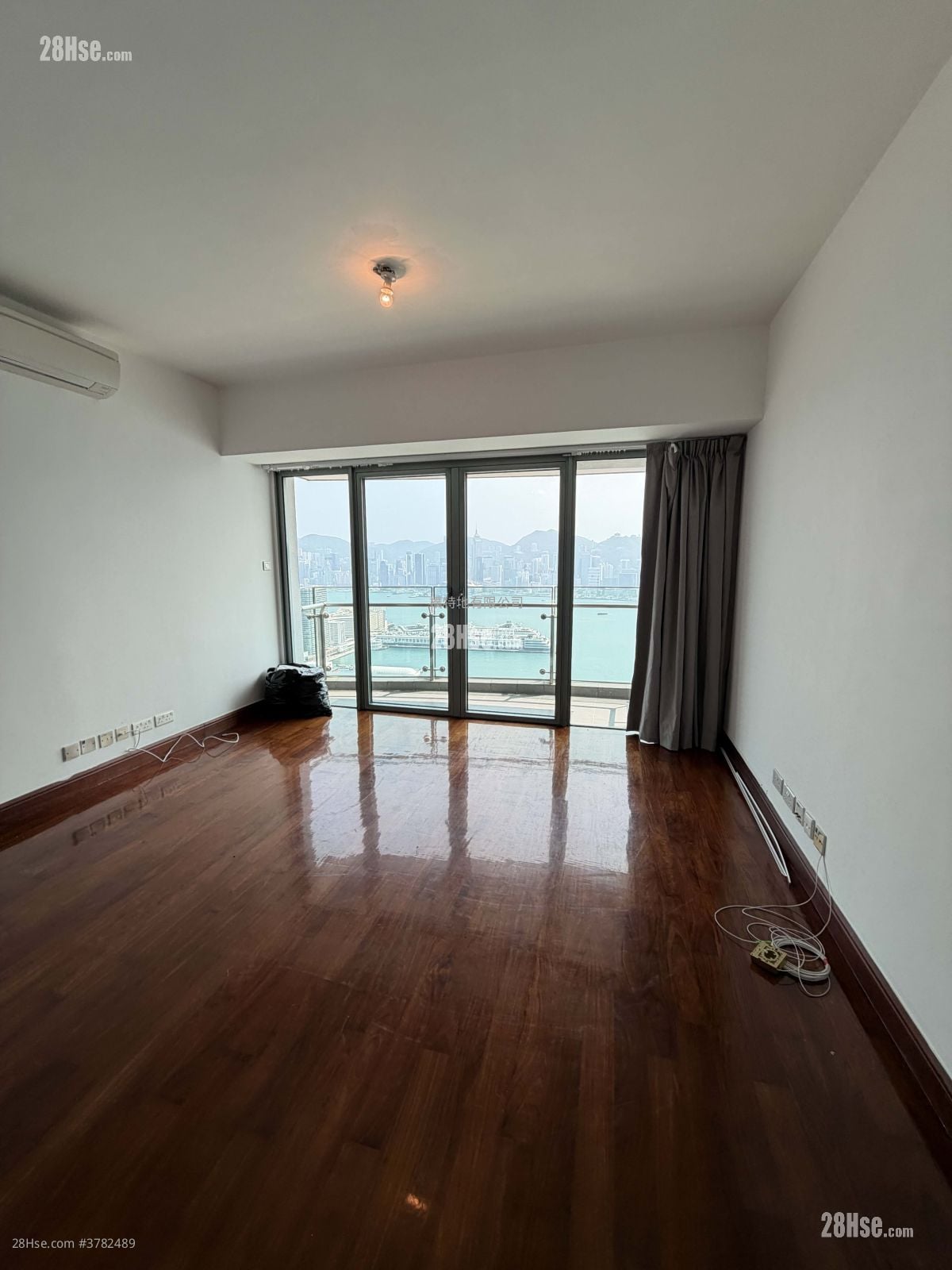 君临天下 租盘 3 房 , 2 浴室 1,076 平方尺