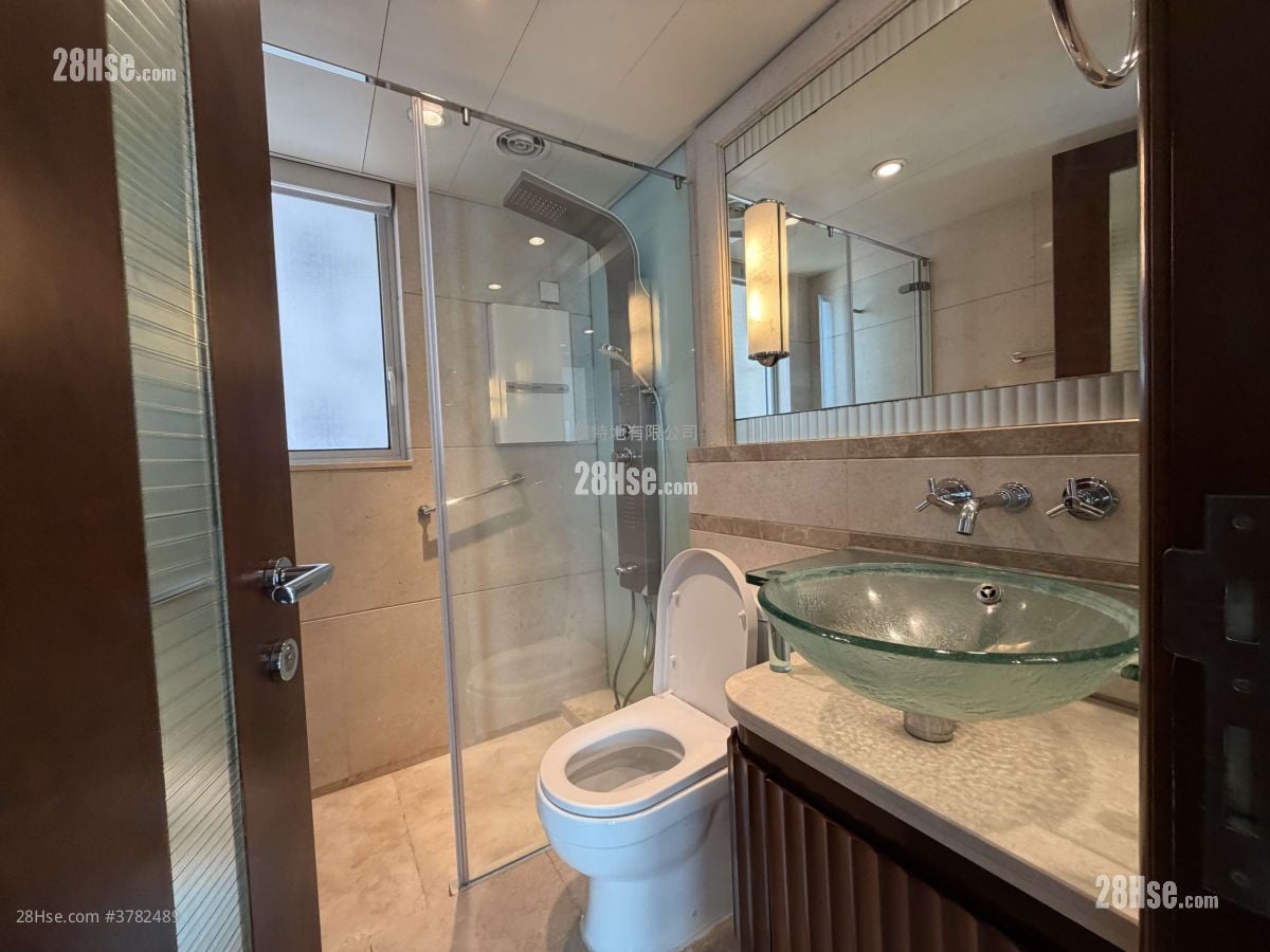 君临天下 租盘 3 房 , 2 浴室 1,076 平方尺