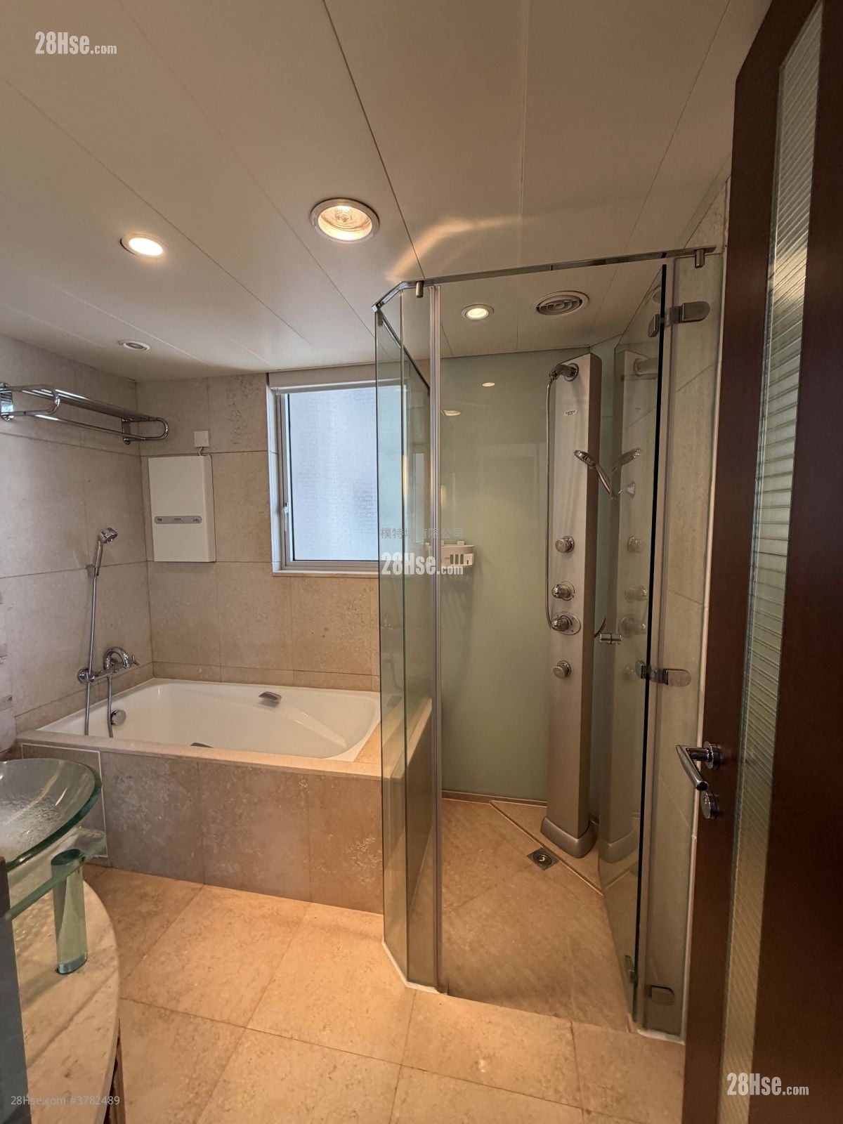 君临天下 租盘 3 房 , 2 浴室 1,076 平方尺