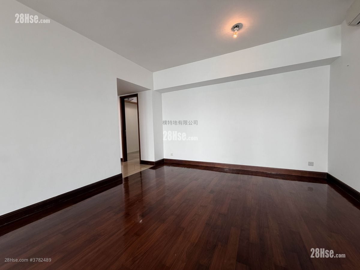 君临天下 租盘 3 房 , 2 浴室 1,076 平方尺