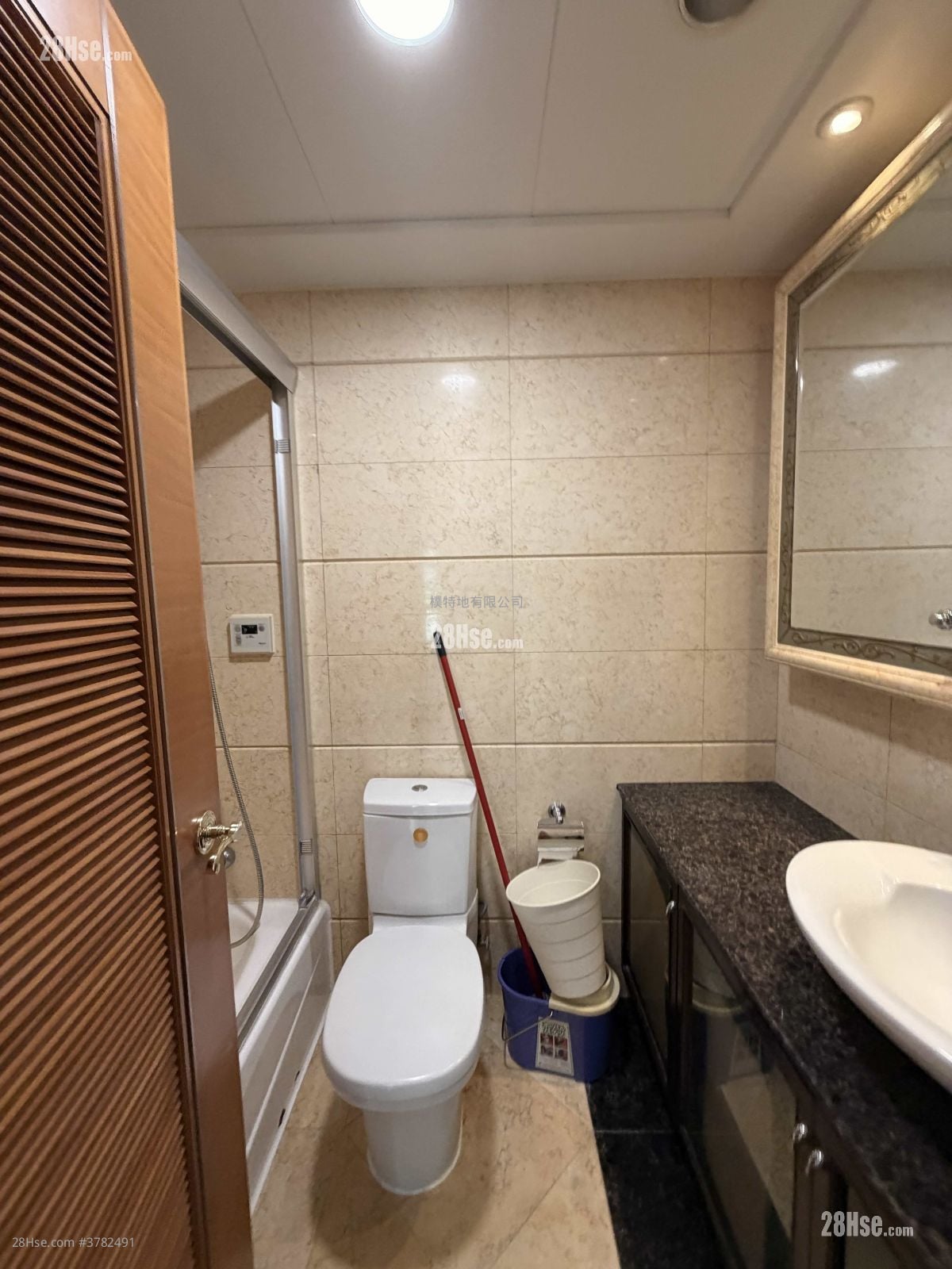 The Arch Rental 3 Bedrooms , 2 Bathrooms 786 ft²