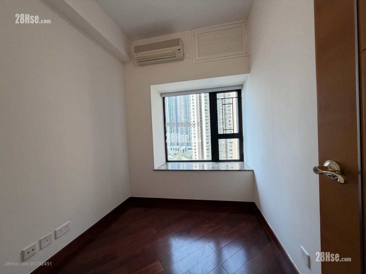 The Arch Rental 3 Bedrooms , 2 Bathrooms 786 ft²