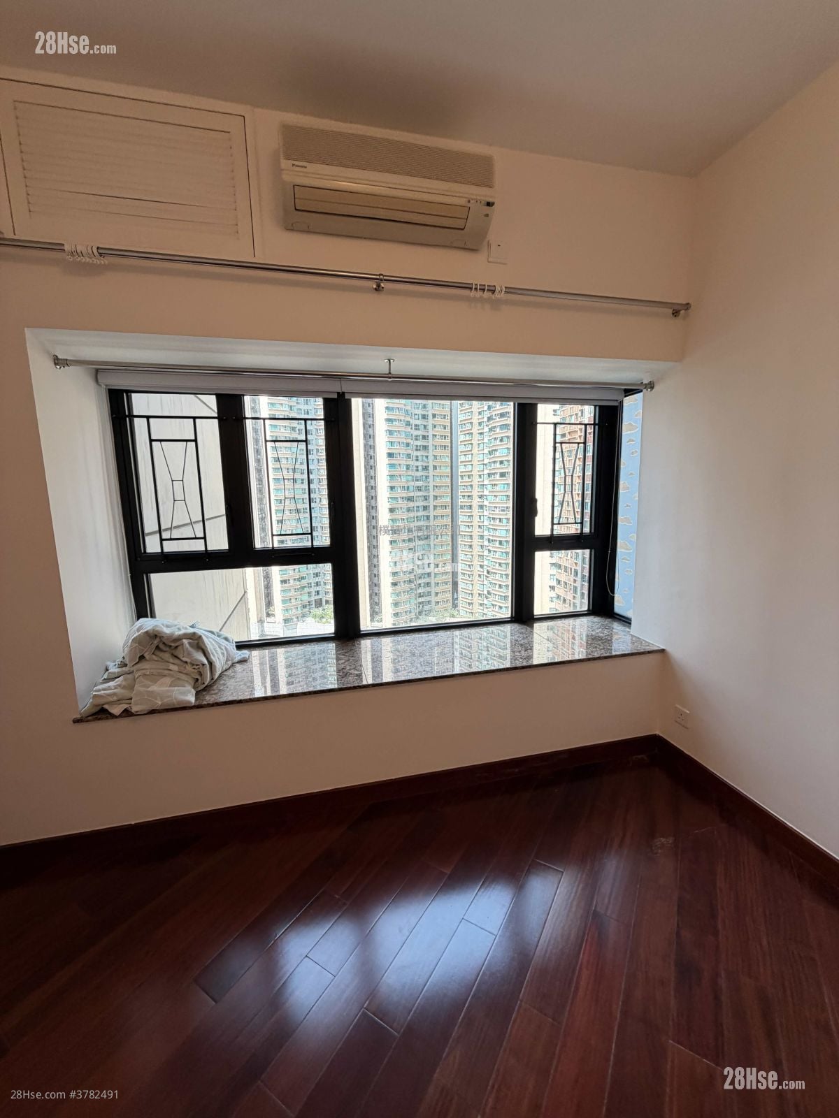 The Arch Rental 3 Bedrooms , 2 Bathrooms 786 ft²