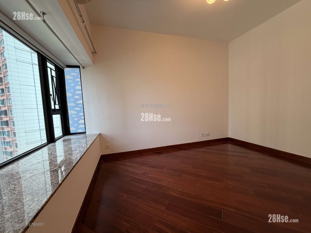 The Arch Rental 3 Bedrooms , 2 Bathrooms 786 ft²