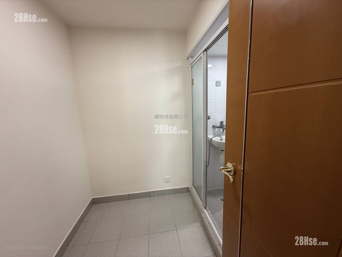 The Arch Rental 3 Bedrooms , 2 Bathrooms 786 ft²