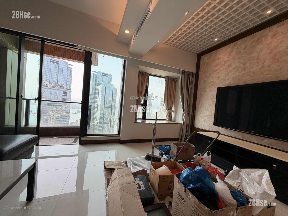 The Arch Rental 3 Bedrooms , 3 Bathrooms 970 ft²