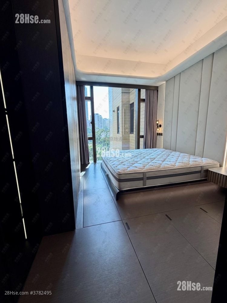 Grand Homm Sell 1,403 ft²