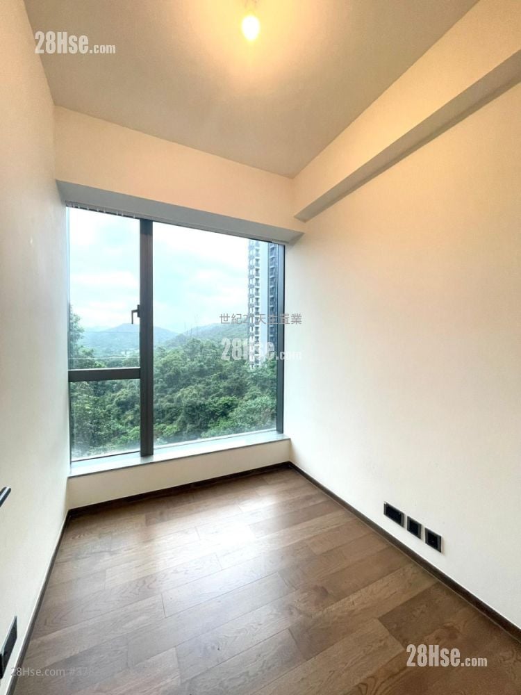 Le Pont Sell 3 Bedrooms , 2 Bathrooms 738 ft²