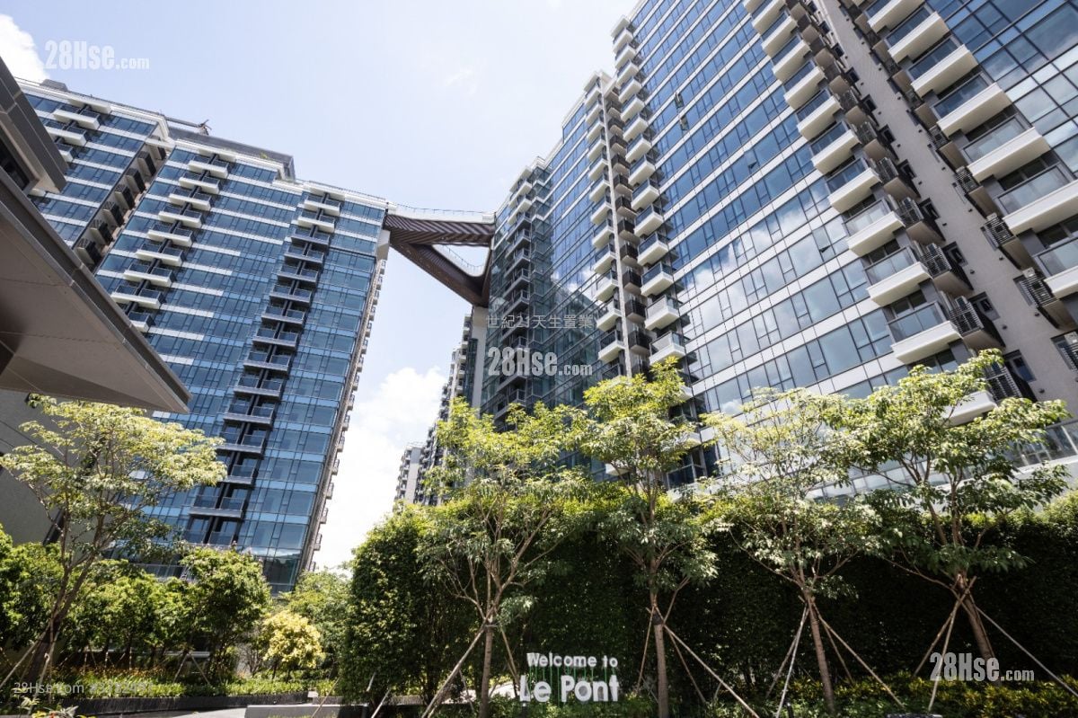 Le Pont Sell 3 Bedrooms , 2 Bathrooms 738 ft²