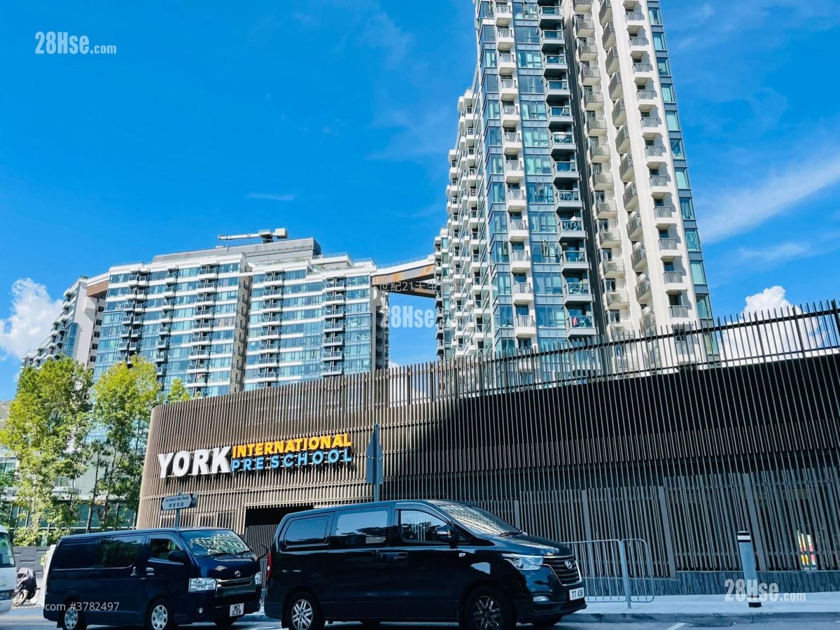 Le Pont Sell 3 Bedrooms , 2 Bathrooms 738 ft²