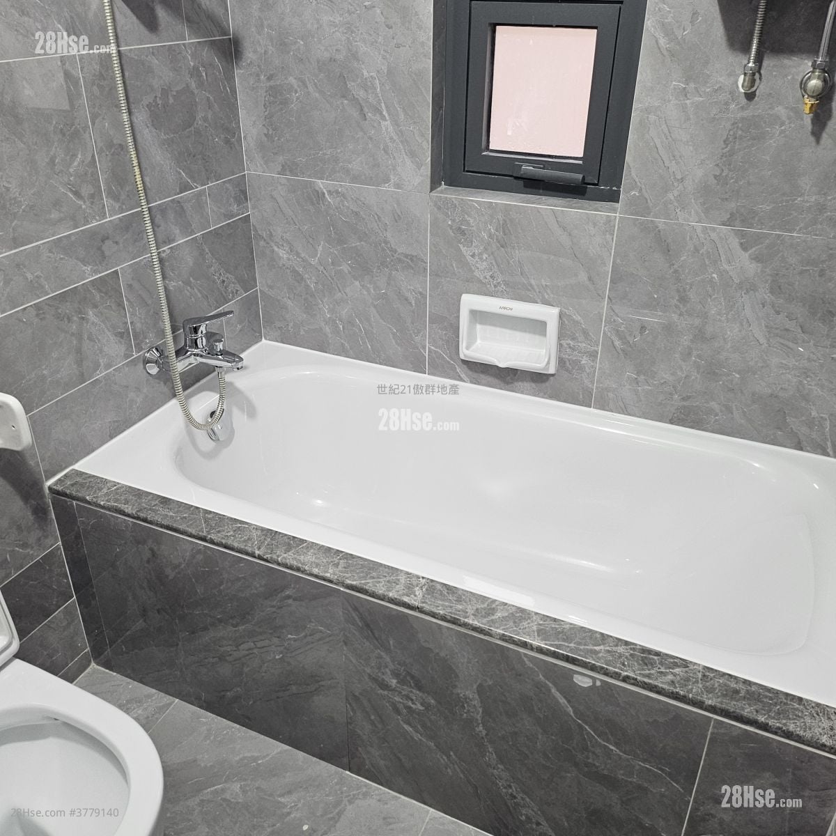 Garfield Court Rental 3 Bedrooms , 2 Bathrooms 897 ft²