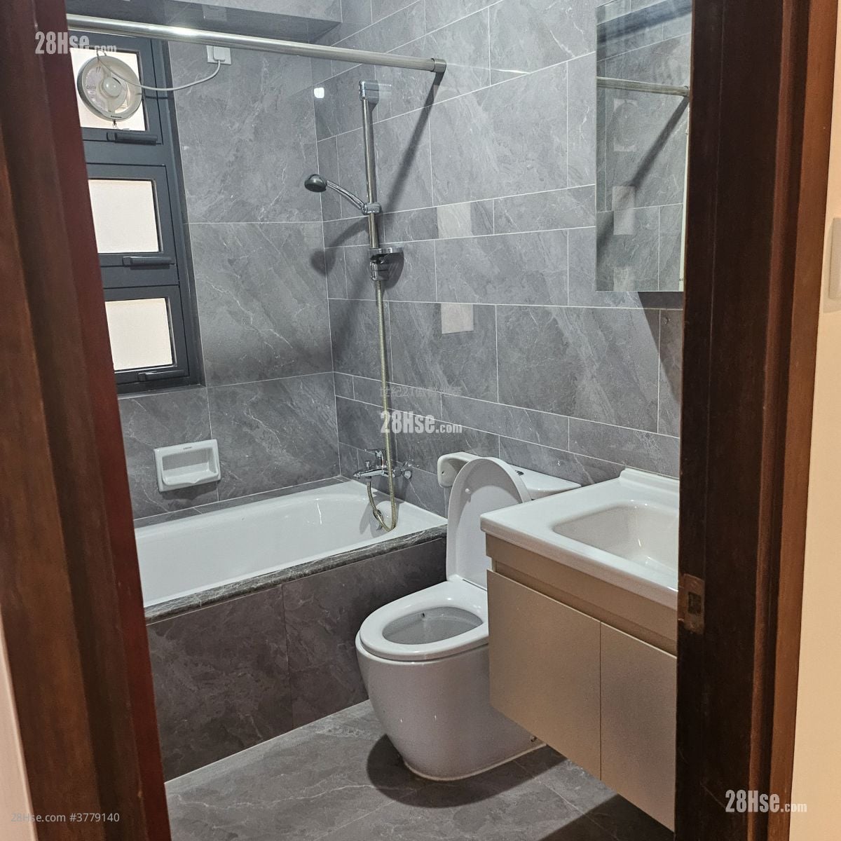 Garfield Court Rental 3 Bedrooms , 2 Bathrooms 897 ft²