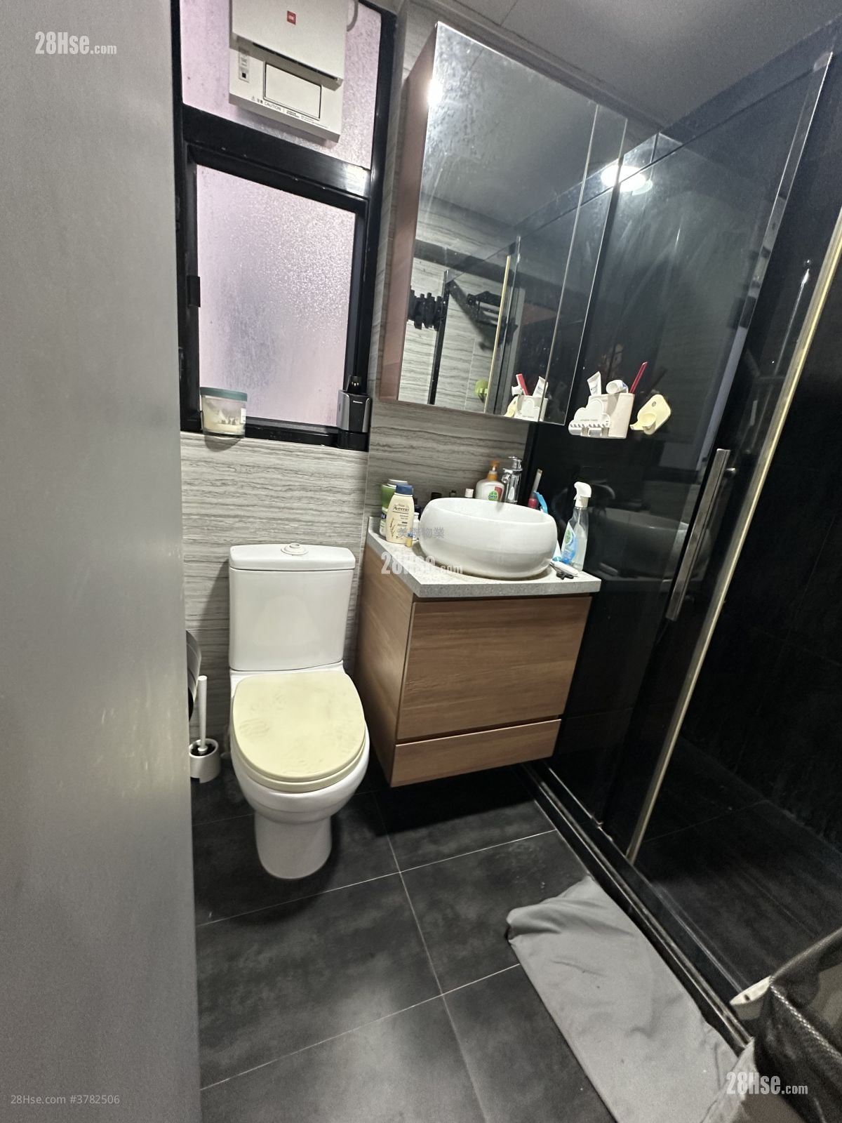 Tai Hing Gardens Sell 2 Bedrooms , 1 Bathroom 419 ft²