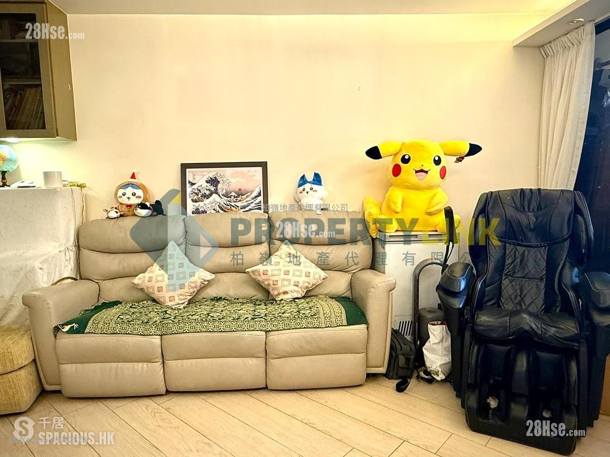 Euston Court Sell 3 Bedrooms , 2 Bathrooms 790 ft²