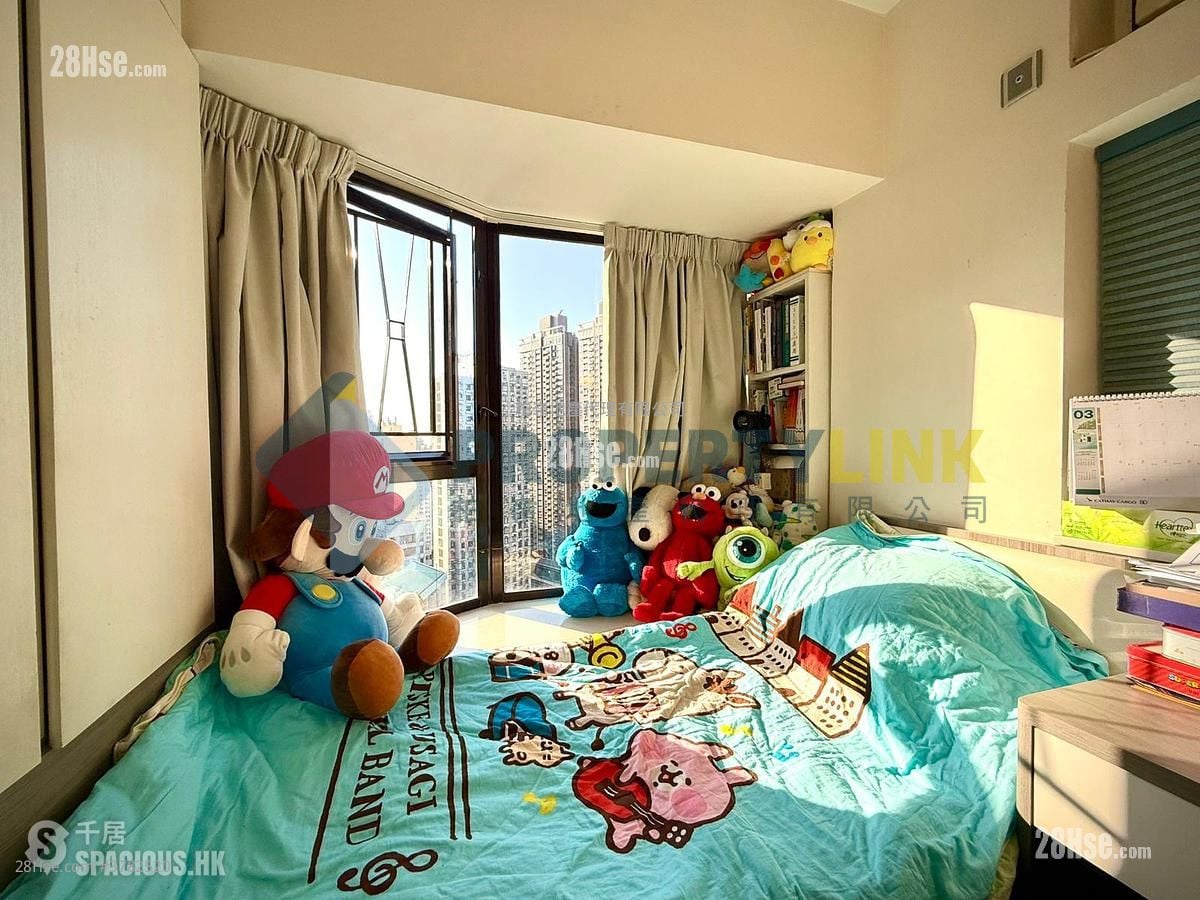 Euston Court Sell 3 Bedrooms , 2 Bathrooms 790 ft²