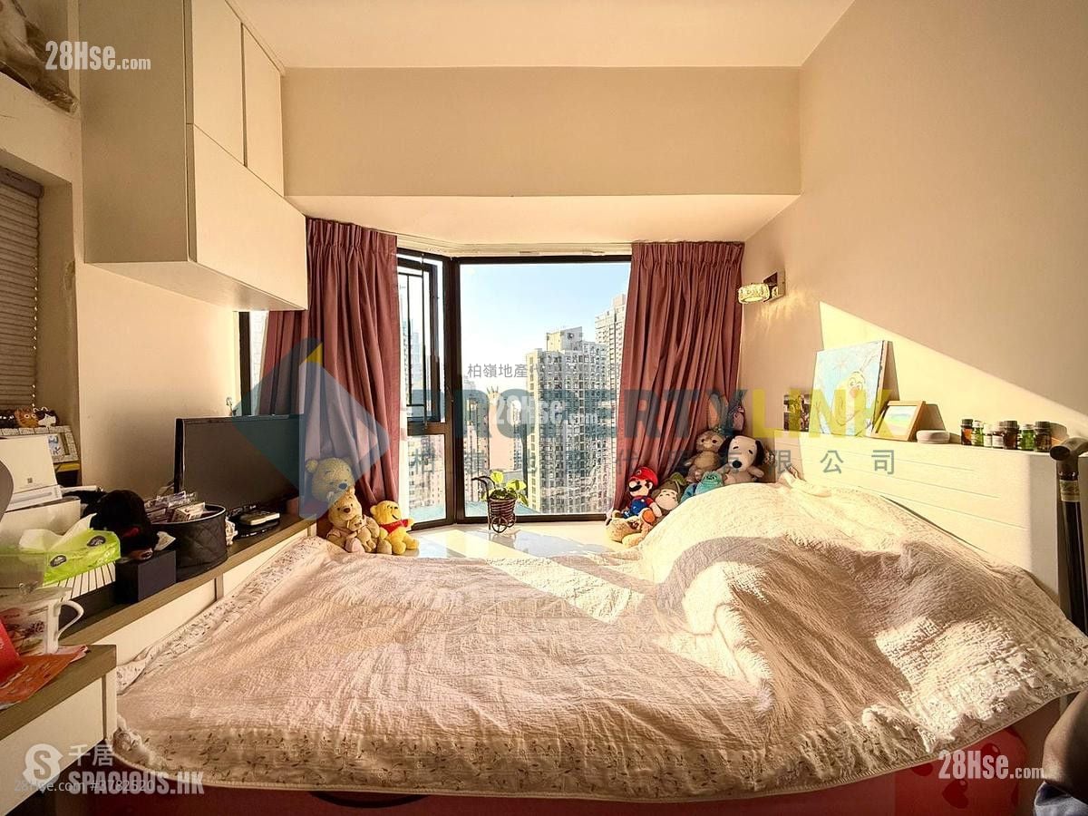 Euston Court Sell 3 Bedrooms , 2 Bathrooms 790 ft²